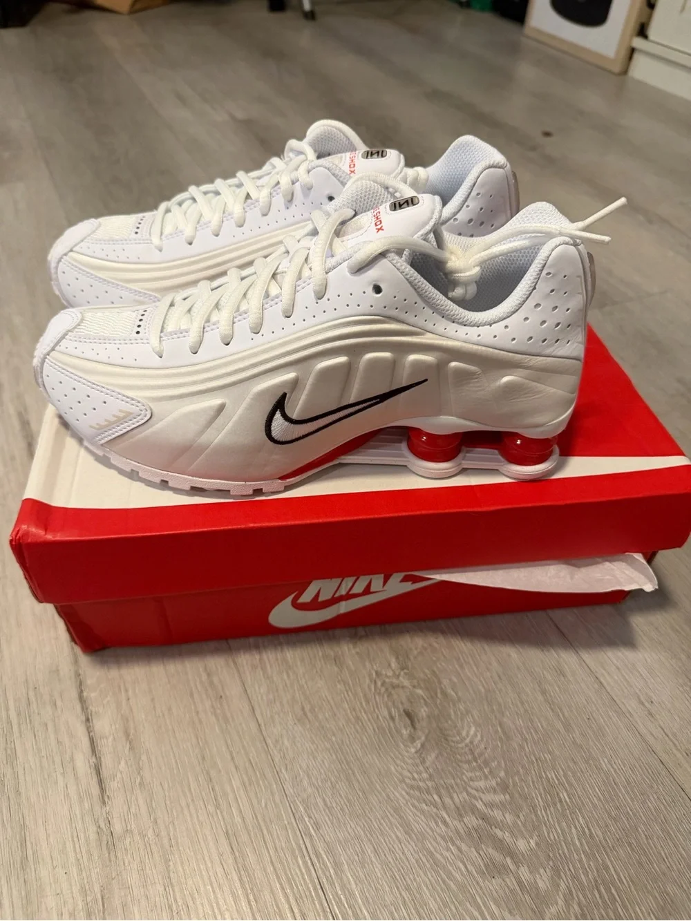 Nike shox youth 6 fits a woman 7